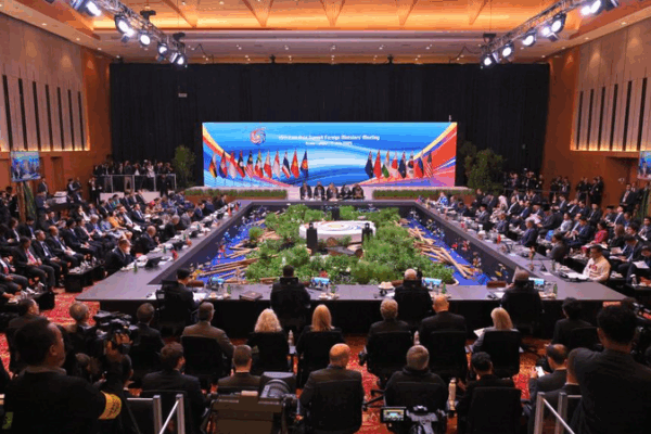 Wang Yi Outlines China’s Stance on South China Sea Arbitration