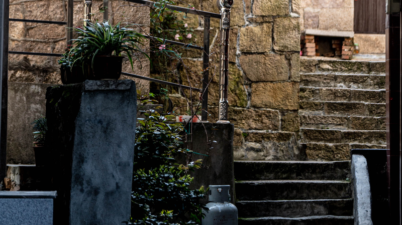 Ancient_Stone_Houses_of_Zhejiang__A_Dialogue_Between_Stone_and_Sea