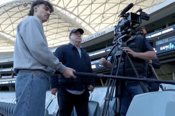 Australian Filmmakers Pivot to China Amid US Tariff Threats Australian_Filmmakers_Pivot_to_China_Amid_US_Tariff_Threats video poster