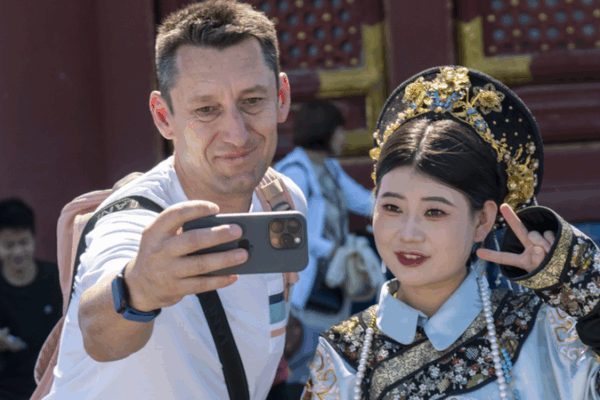 Beijing Booms: Visa-Free Policy Fuels Tourist Surge Beijing_Booms__Visa_Free_Policy_Fuels_Tourist_Surge