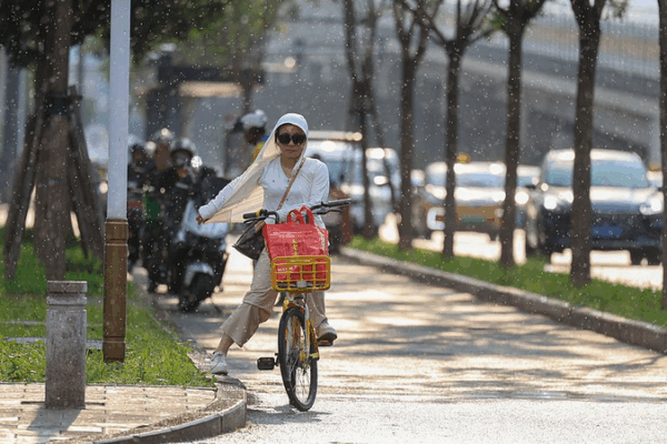 Beijing Braces for Torrential Rains with Citywide Flood Alert Beijing_Braces_for_Torrential_Rains_with_Citywide_Flood_Alert