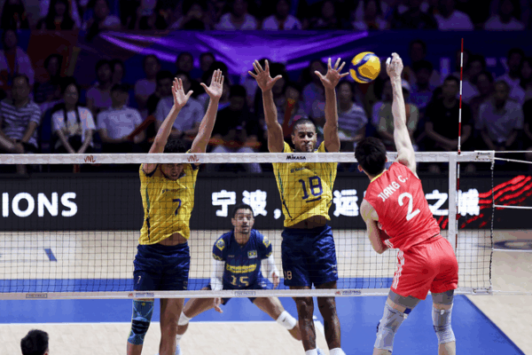 Brazil Rally Beats Hosts to Reach Men’s VNL Semifinals Brazil_Rally_Beats_Hosts_to_Reach_Men_s_VNL_Semifinals
