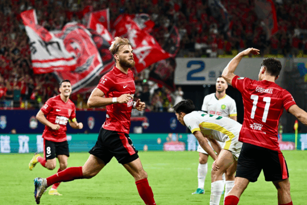 Chengdu Rongcheng Stuns Beijing Guoan 2-0 to Climb CSL Standings Chengdu_Rongcheng_Stuns_Beijing_Guoan_2_0_to_Climb_CSL_Standings