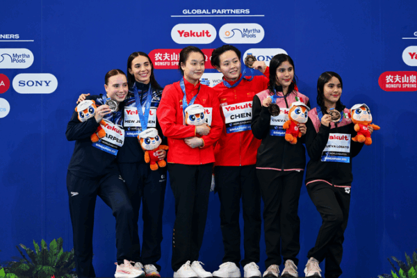 Chinese mainland divers clinch two golds at World Aquatics Championships Chinese_mainland_divers_clinch_two_golds_at_World_Aquatics_Championships