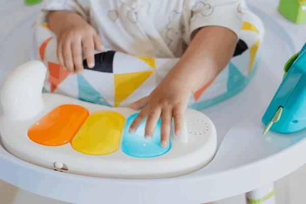 Chinese mainland unveils nationwide childcare subsidies Chinese_mainland_unveils_nationwide_childcare_subsidies