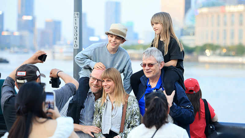 Chinese_mainland_welcomes_13_6M_visa_free_visitors_in_H1_2025 - My Global News: Voices of a New Era Chinese_mainland_welcomes_13_6M_visa_free_visitors_in_H1_2025