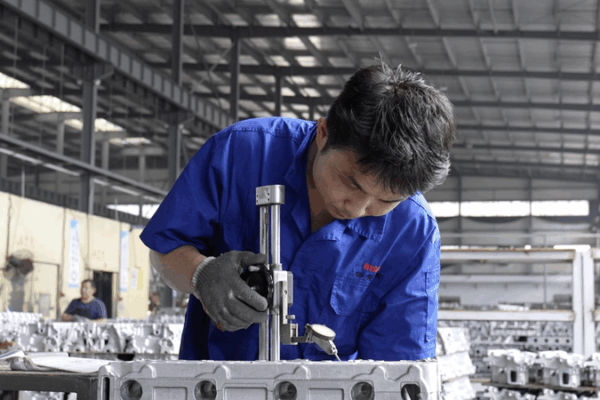 Meet the Workers Behind the Chinese Mainland’s Manufacturing Might Meet the Workers Behind the Chinese Mainland’s Manufacturing Might