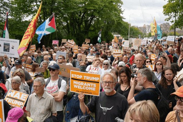 Hundreds Rally Against Trump in Scotland Amid Tight Security Hundreds_Rally_Against_Trump_in_Scotland_Amid_Tight_Security