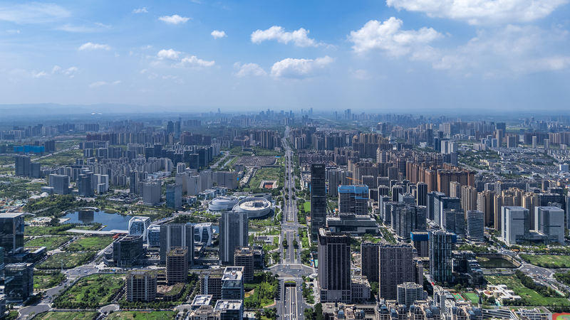 Breaking the Cycle: Chinese Mainland’s De-Involution Strategy Breaking the Cycle: Chinese Mainland’s De-Involution Strategy
