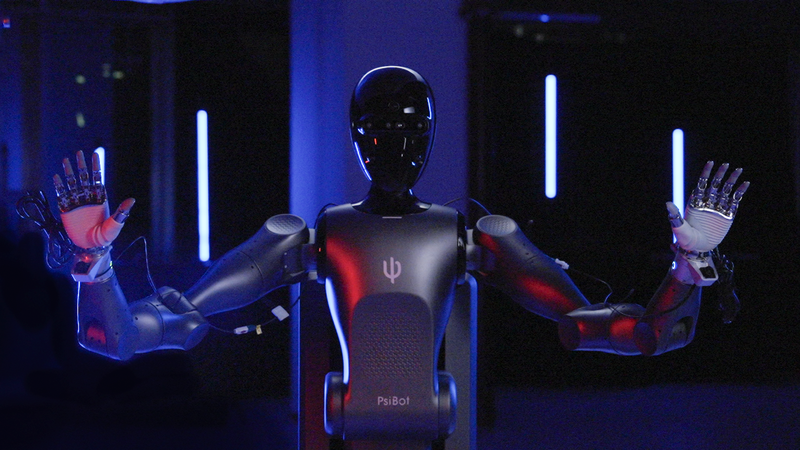 Mahjong and Delivery Robots Steal the Show at WAIC 2025 Mahjong_and_Delivery_Robots_Steal_the_Show_at_WAIC_2025