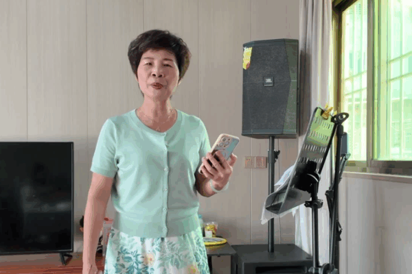 Meet Aunty Ru: The 60-Year-Old Who Sings English Hits Meet_Aunty_Ru__The_60_Year_Old_Who_Sings_English_Hits video poster
