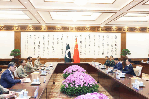 China’s Vice President Han Zheng Meets Pakistani Army Chief in Beijing China’s Vice President Han Zheng Meets Pakistani Army Chief in Beijing