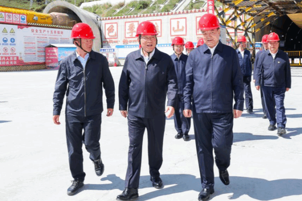Premier Li Qiang urges high-quality execution of key national projects Premier_Li_Qiang_urges_high_quality_execution_of_key_national_projects