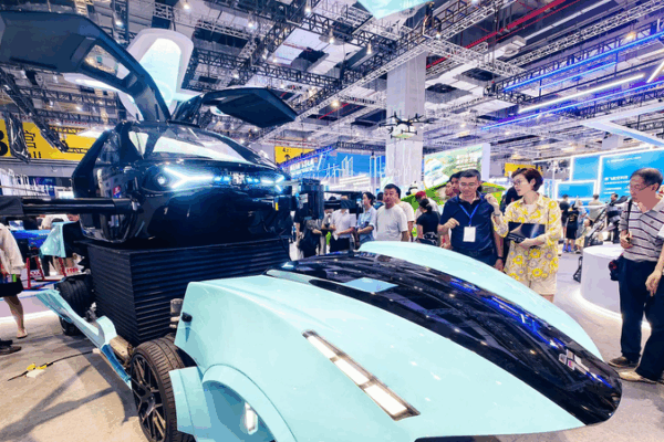 Shanghai Air Mobility Expo Sparks Low-Altitude Economy Surge Shanghai_Air_Mobility_Expo_Sparks_Low_Altitude_Economy_Surge