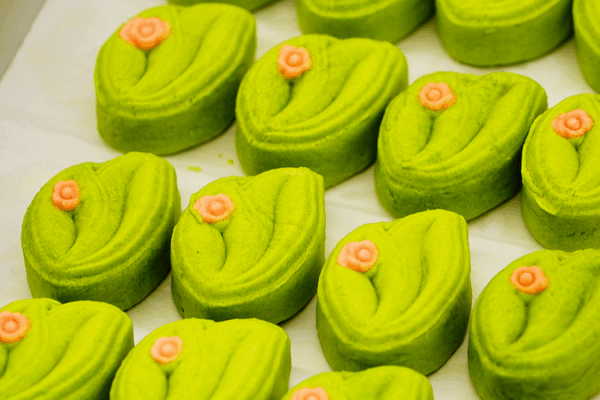 Summer on a Plate: Beihai Park Unveils Seasonal Pastries Summer_on_a_Plate__Beihai_Park_Unveils_Seasonal_Pastries