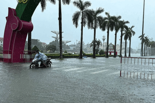 Typhoon Wipha Triggers Severe Flooding in Central Vietnam Typhoon_Wipha_Triggers_Severe_Flooding_in_Central_Vietnam