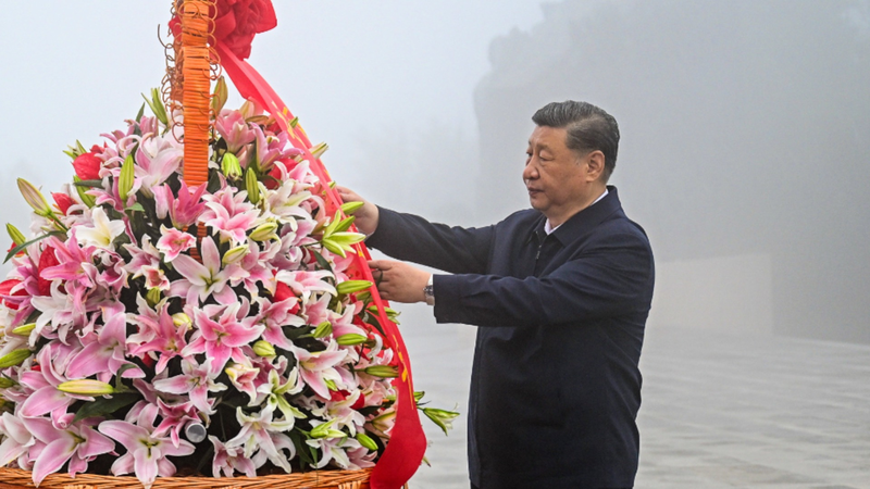 Xi_Jinping_Honors_War_Martyrs_in_Shanxi_Tribute video poster