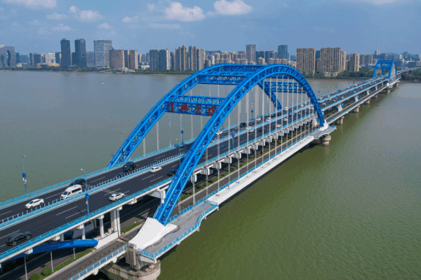 Fuxing Bridge: Hangzhou’s Modern Icon Over the Qiantang River Fuxing Bridge: Hangzhou’s Modern Icon Over the Qiantang River video poster