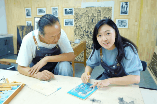 How Yan’anâs Woodcuts Became Weapons of Resistance How Yan'anâs Woodcuts Became Weapons of Resistance video poster