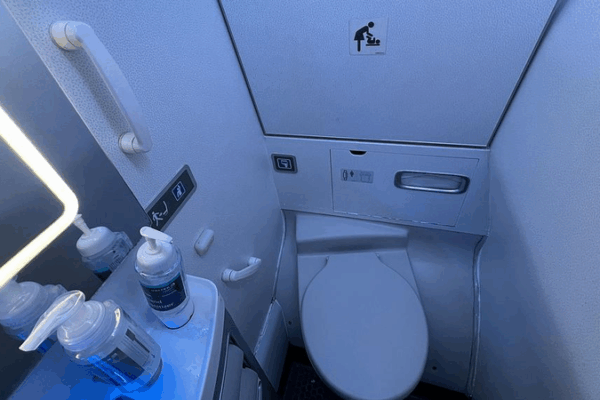 Aircraft Wastewater Signals Global Superbug Spread Aircraft_Wastewater_Signals_Global_Superbug_Spread