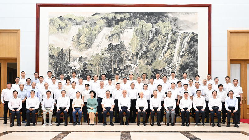 CPC_Official_Cai_Qi_Champions_Science_at_Beidaihe_Retreat