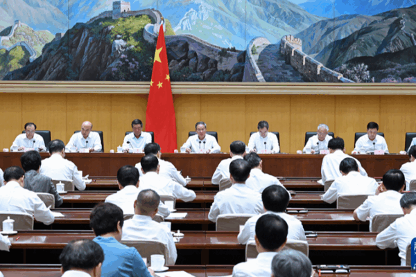 Chinese Premier Li Qiang Unveils Push to Meet Annual Development Goals Chinese_Premier_Li_Qiang_Unveils_Push_to_Meet_Annual_Development_Goals