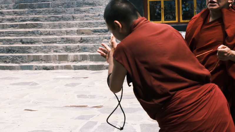 Clapping into Wisdom: Bianjing Debates at Tashilhunpo Monastery Clapping_into_Wisdom__Bianjing_Debates_at_Tashilhunpo_Monastery