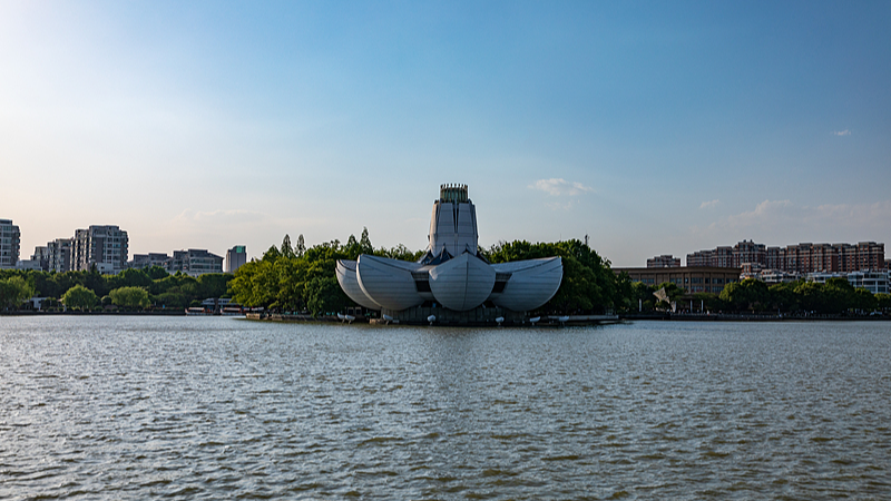 Discover Donghu Lake: Zhejiang’s Ancient Nine-Dragon Port Discover_Donghu_Lake__Zhejiang_s_Ancient_Nine_Dragon_Port video poster