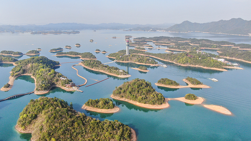 Discover_Serenity_at_the_West_Sea_of_Lushan_Mountain video poster