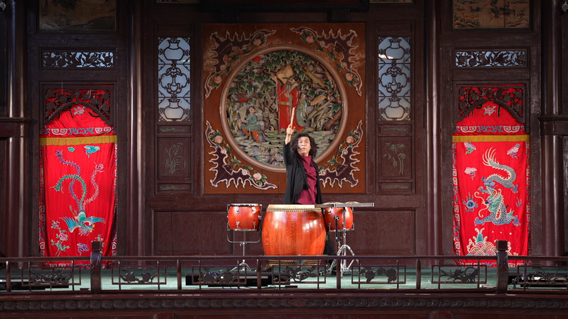 Feel the Thunder: Zheng Yu’s Chinese Drum Solo Feel the Thunder: Zheng Yu’s Chinese Drum Solo video poster