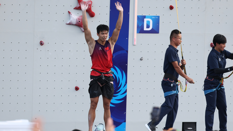 Four-Lane Speed Climbing Debut: Chinese Mainland’s Long Sets Record, Indonesia’s Desak Triumphs Four_Lane_Speed_Climbing_Debut__Chinese_Mainland_s_Long_Sets_Record__Indonesia_s_Desak_Triumphs
