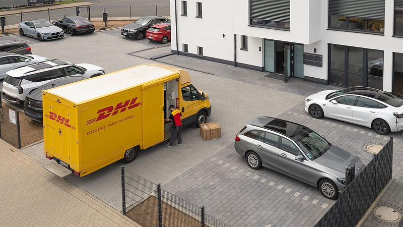 Global postal operators pause U.S. shipments as tariff relief ends Global_postal_operators_pause_U_S__shipments_as_tariff_relief_ends
