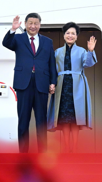 How_Xi_Jinping_Blends_Family_Love_and_National_Prosperity video poster