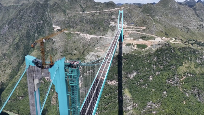 Load Test Success for World’s Tallest Bridge in Guizhou video poster