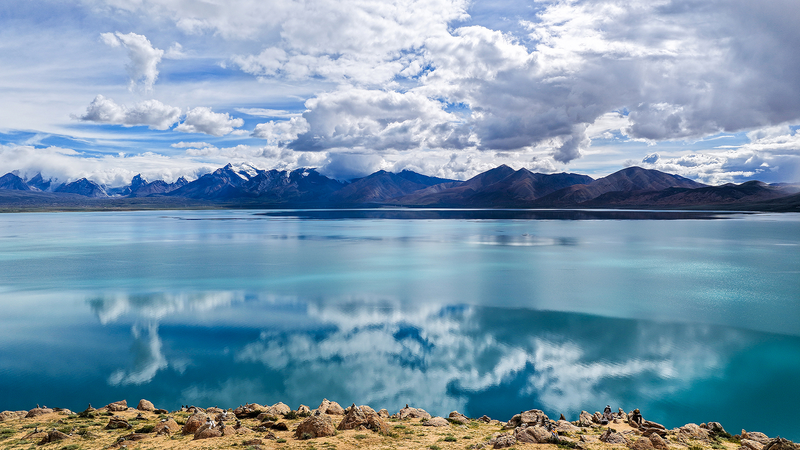 Lake Pelku’s Alpine Splendor: Xizang’s Highland Gem Lake_Pelku_s_Alpine_Splendor__Xizang_s_Highland_Gem