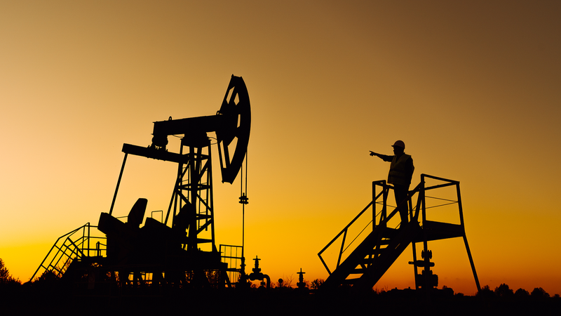 Oil_Prices_Dip_as_IEA_Forecasts_Supply_Surge_Ahead_of_US_Russia_Summit