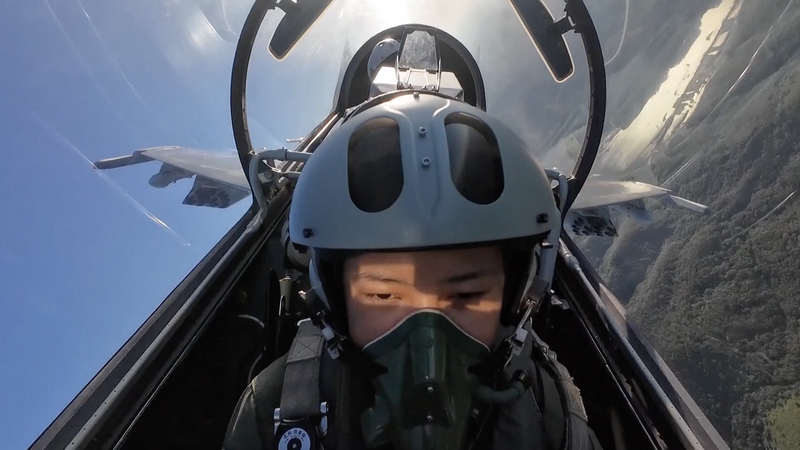 S8058PZJNWDZUJ1F67DC - My Global News: Voices of a New Era Xizang’s First Female Fighter Jet Pilot Takes Flight video poster