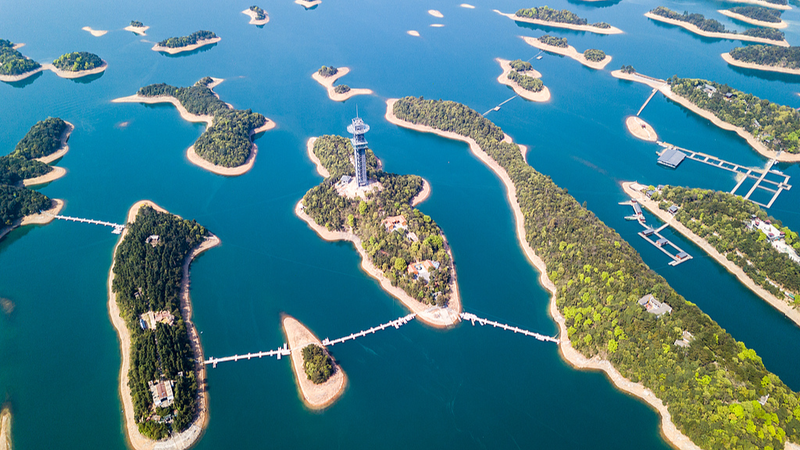 Serene_Escape__Exploring_the_West_Sea_of_Lushan_Mountain video poster