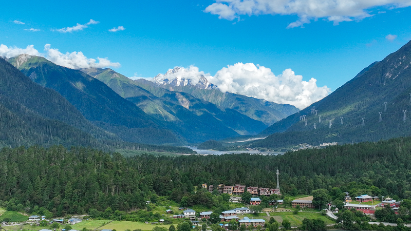 Skyline_Wonders__Exploring_Xizang_Autonomous_Region_poster - My Global News: Voices of a New Era Skyline_Wonders__Exploring_Xizang_Autonomous_Region video poster