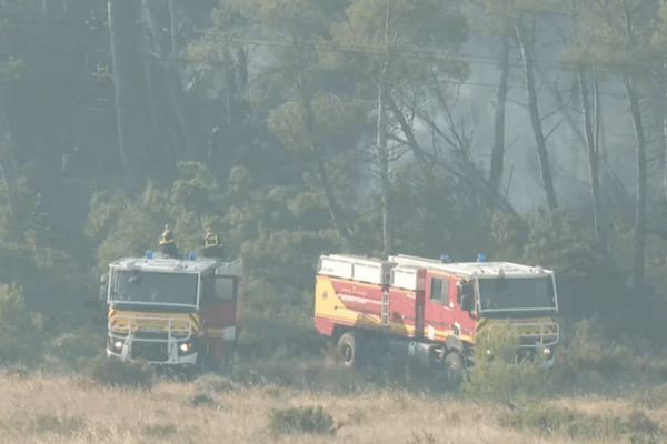 Smoke and Flames: France’s Largest Wildfire in 70 Years Rages in Aude Smoke_and_Flames__France_s_Largest_Wildfire_in_70_Years_Rages_in_Aude video poster
