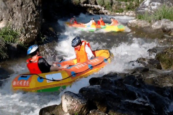 Thrilling Rafting Trips Boost Summer Tourism in Hubei Thrilling_Rafting_Trips_Boost_Summer_Tourism_in_Hubei video poster