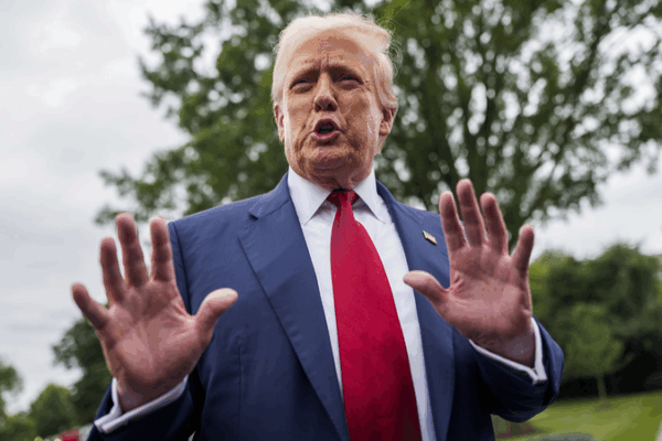 Trump Proposes 250% Pharma Tariffs, Teases Chip Duties Trump_Proposes_250__Pharma_Tariffs__Teases_Chip_Duties