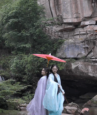 When Sword Meets Oil-Paper Umbrella: Hanfu Martial Dance in Bamboo Forest When_Sword_Meets_Oil_Paper_Umbrella__Hanfu_Martial_Dance_in_Bamboo_Forest video poster