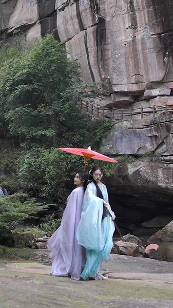 When_Sword_Meets_Oil_Paper_Umbrella__Hanfu_Martial_Dance_in_Bamboo_Forest_poster - My Global News: Voices of a New Era When_Sword_Meets_Oil_Paper_Umbrella__Hanfu_Martial_Dance_in_Bamboo_Forest video poster