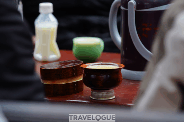 Xizang Tea Houses: Personalized Cups and Homemade Tsampa Traditions Xizang_Tea_Houses__Personalized_Cups_and_Homemade_Tsampa_Traditions