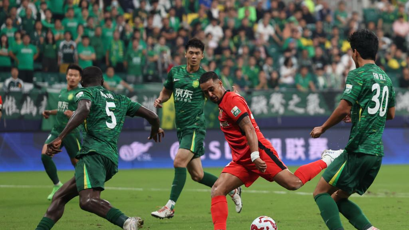 Leonardo’s Hat-Trick Lifts Shanghai Port Past Guoan 3-2 Leonardo’s Hat-Trick Lifts Shanghai Port Past Guoan 3-2