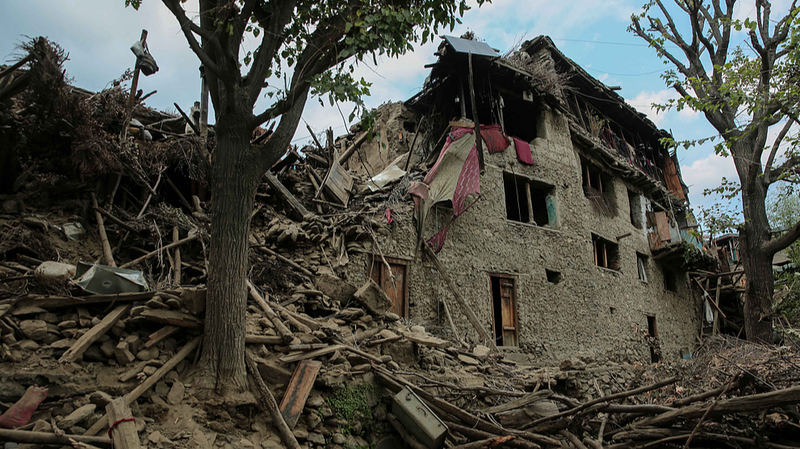 Afghanistan_Quake_Leaves_800__Dead__2_800_Injured_in_Remote_Regions