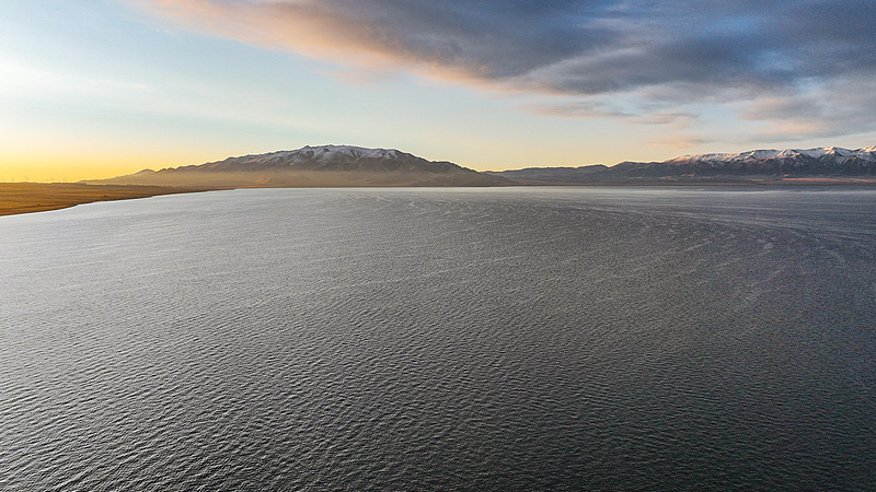Autumn Magic at Sayram Lake in Xinjiang Autumn_Magic_at_Sayram_Lake_in_Xinjiang video poster