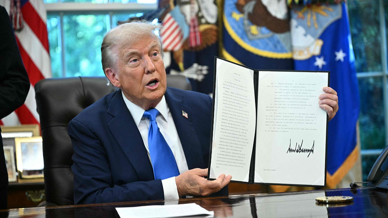 Chaos_as_New_H_1B_Fees_Force_Visa_Holders_to_Rush_Back_to_US