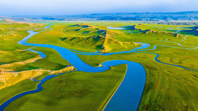 Discover Serenity at Bayanbulak Grassland in Xinjiang Discover_Serenity_at_Bayanbulak_Grassland_in_Xinjiang